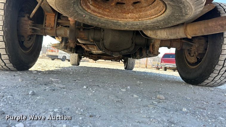 image for item FC5101 2004 Ford F250 Super Duty Ext. Cab pickup truck