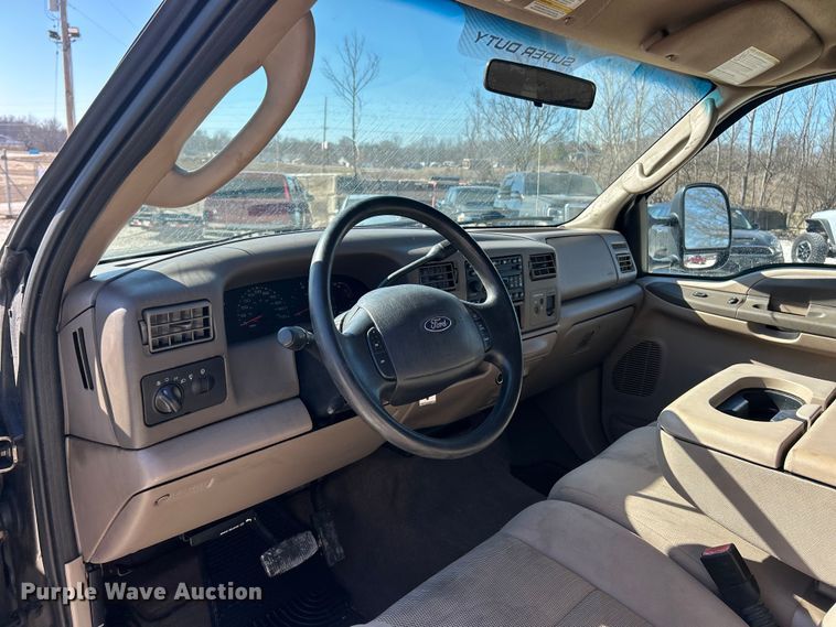 image for item FC5101 2004 Ford F250 Super Duty Ext. Cab pickup truck