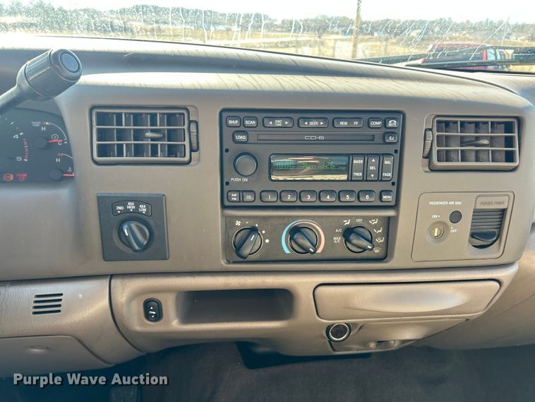 image for item FC5101 2004 Ford F250 Super Duty Ext. Cab pickup truck