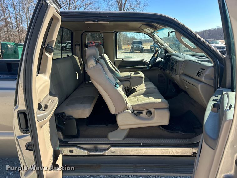 image for item FC5101 2004 Ford F250 Super Duty Ext. Cab pickup truck