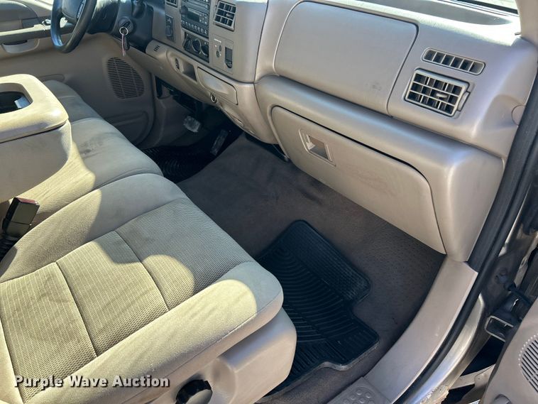 image for item FC5101 2004 Ford F250 Super Duty Ext. Cab pickup truck