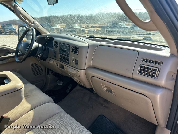 image for item FC5101 2004 Ford F250 Super Duty Ext. Cab pickup truck