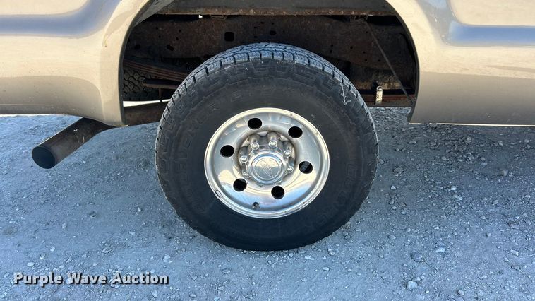 image for item FC5101 2004 Ford F250 Super Duty Ext. Cab pickup truck