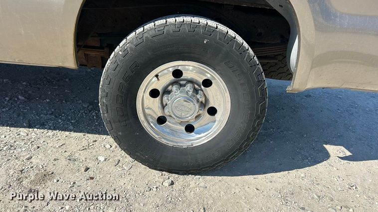 image for item FC5101 2004 Ford F250 Super Duty Ext. Cab pickup truck