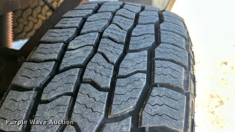 image for item FC5101 2004 Ford F250 Super Duty Ext. Cab pickup truck