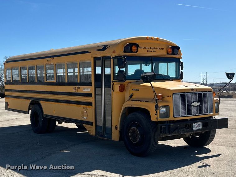 image for item FC5102 1998 Chevrolet B7 school bus