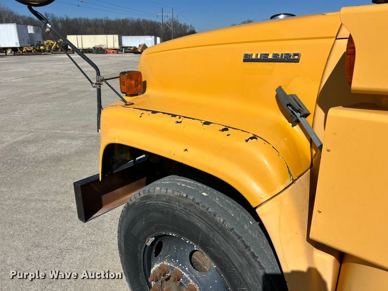 image for item FC5102 1998 Chevrolet B7 school bus