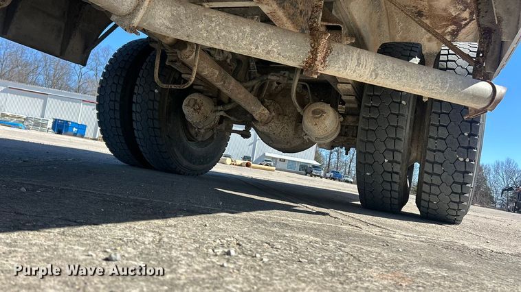 image for item FC5102 1998 Chevrolet B7 school bus