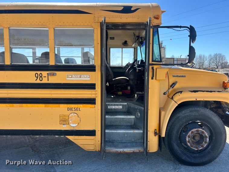 image for item FC5102 1998 Chevrolet B7 school bus