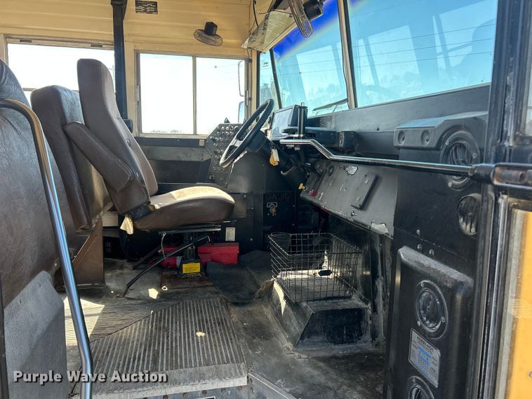 image for item FC5102 1998 Chevrolet B7 school bus