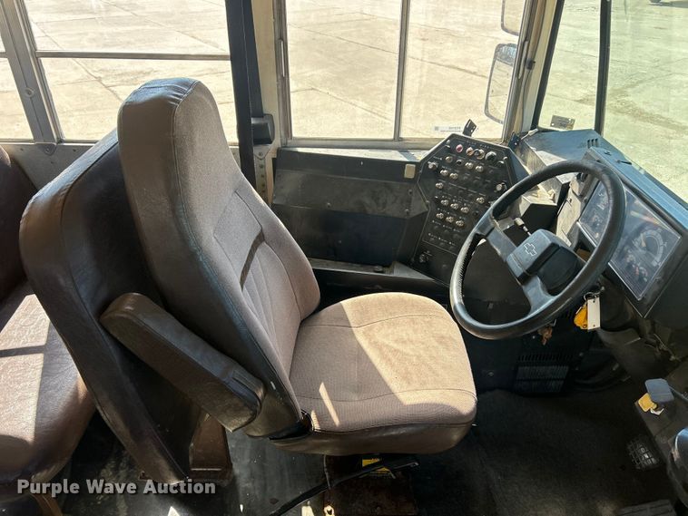 image for item FC5102 1998 Chevrolet B7 school bus