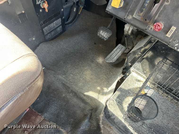 image for item FC5102 1998 Chevrolet B7 school bus