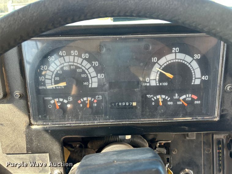 image for item FC5102 1998 Chevrolet B7 school bus