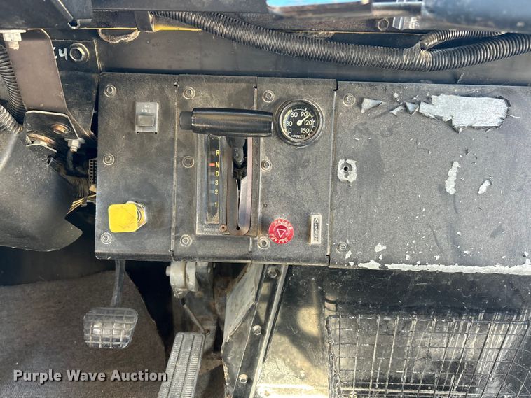 image for item FC5102 1998 Chevrolet B7 school bus