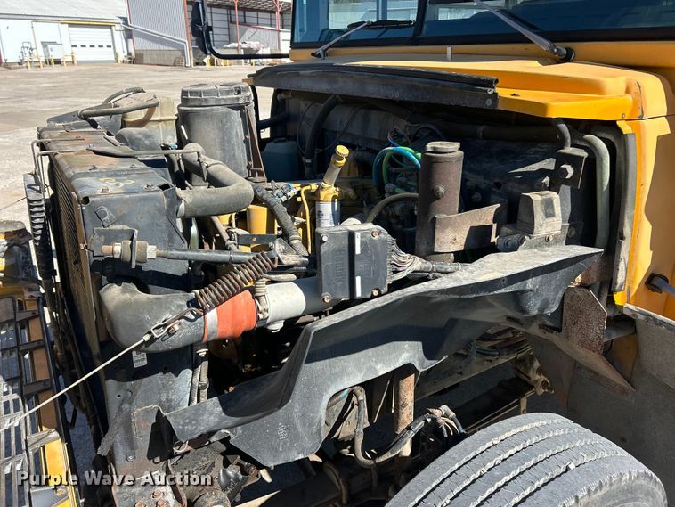 image for item FC5102 1998 Chevrolet B7 school bus