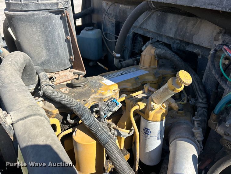 image for item FC5102 1998 Chevrolet B7 school bus