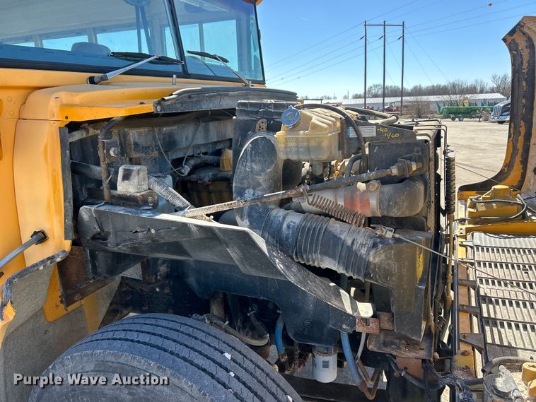 image for item FC5102 1998 Chevrolet B7 school bus