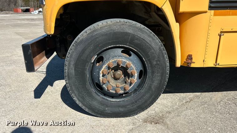image for item FC5102 1998 Chevrolet B7 school bus