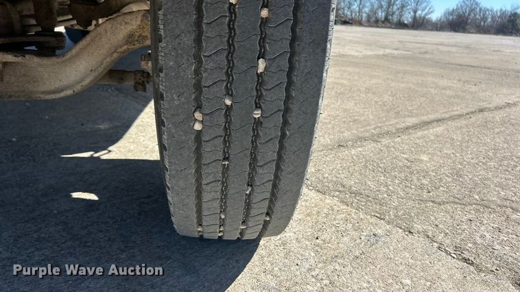 image for item FC5102 1998 Chevrolet B7 school bus