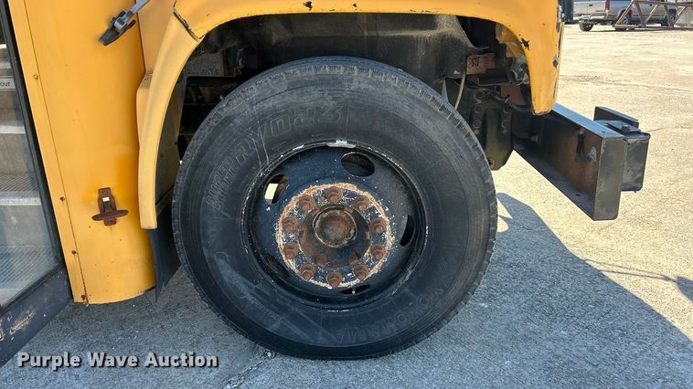 image for item FC5102 1998 Chevrolet B7 school bus