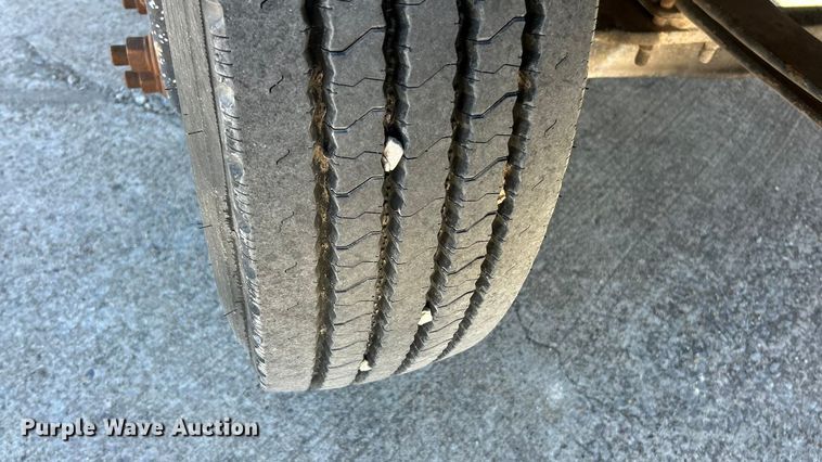 image for item FC5102 1998 Chevrolet B7 school bus