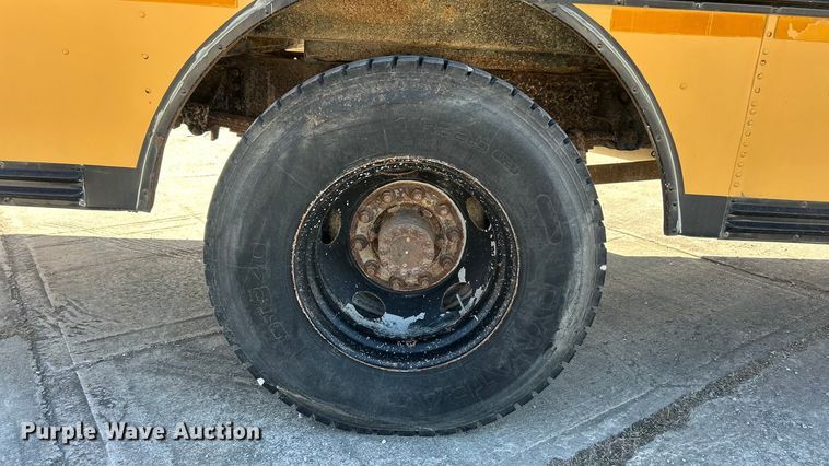 image for item FC5102 1998 Chevrolet B7 school bus