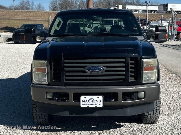 image for item FC5105 2009 Ford F250 Super Duty Crew Cab pickup truck