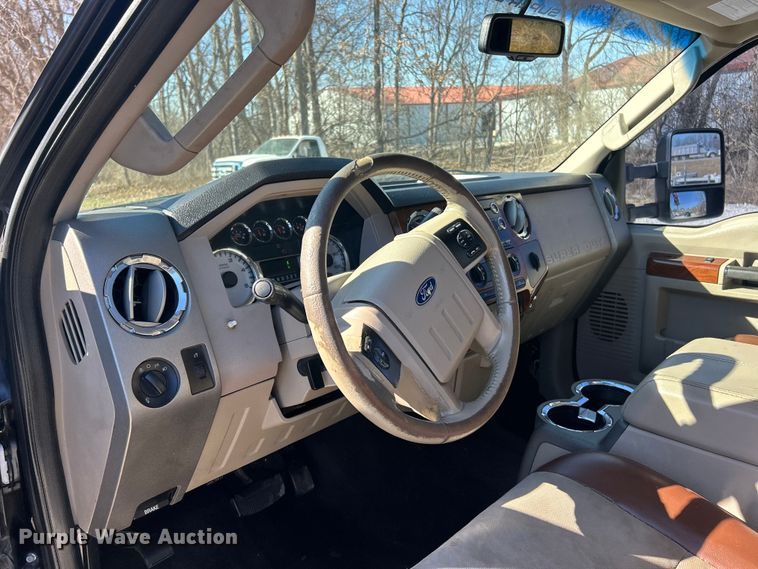 image for item FC5105 2009 Ford F250 Super Duty Crew Cab pickup truck