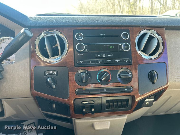 image for item FC5105 2009 Ford F250 Super Duty Crew Cab pickup truck