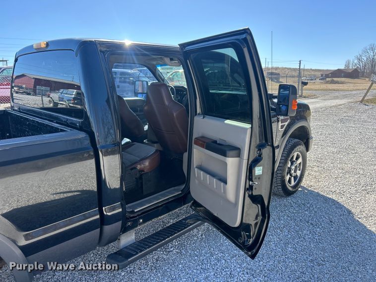 image for item FC5105 2009 Ford F250 Super Duty Crew Cab pickup truck