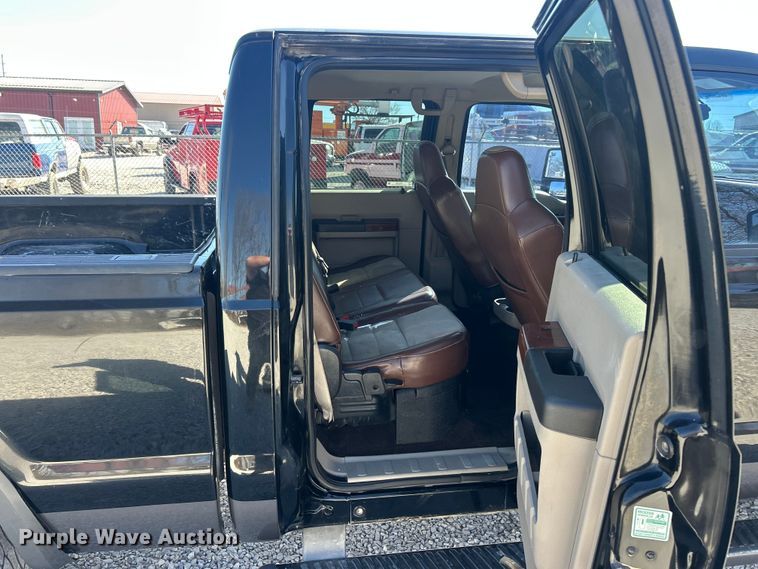 image for item FC5105 2009 Ford F250 Super Duty Crew Cab pickup truck