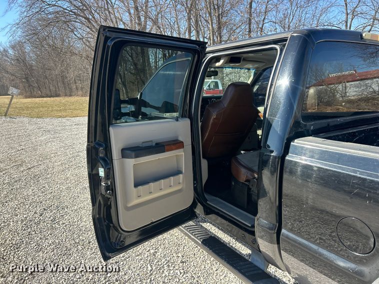 image for item FC5105 2009 Ford F250 Super Duty Crew Cab pickup truck
