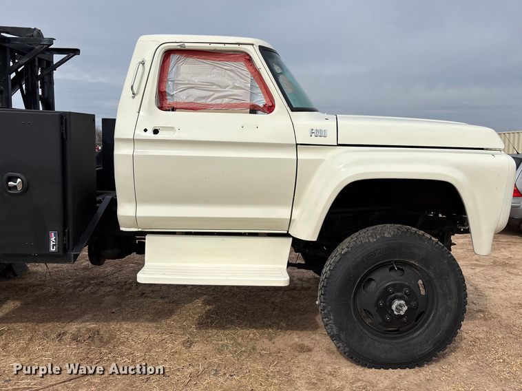 image for item FG0101 1976 Ford F600 tow truck