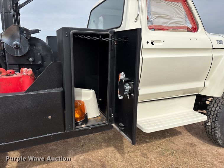 image for item FG0101 1976 Ford F600 tow truck