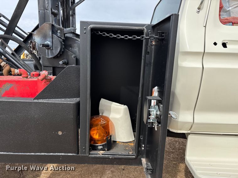 image for item FG0101 1976 Ford F600 tow truck