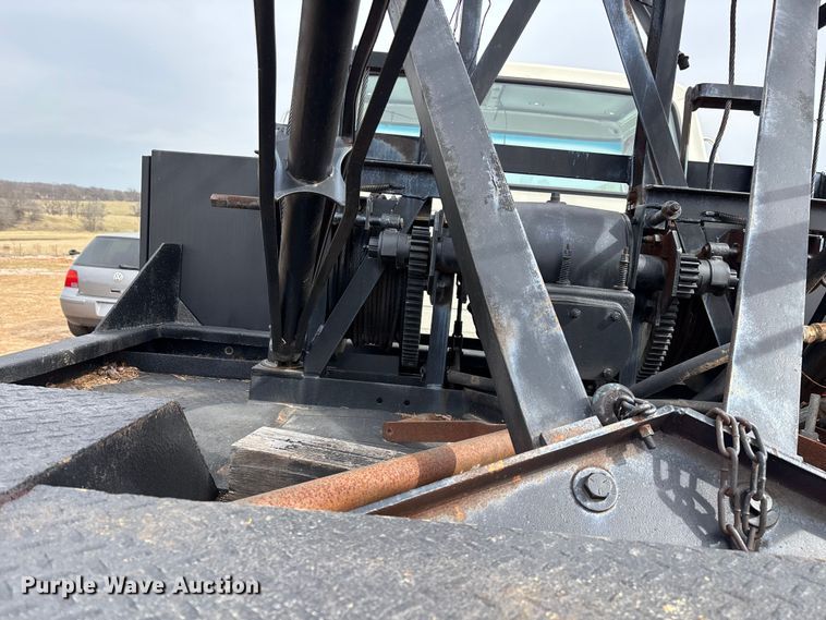 image for item FG0101 1976 Ford F600 tow truck