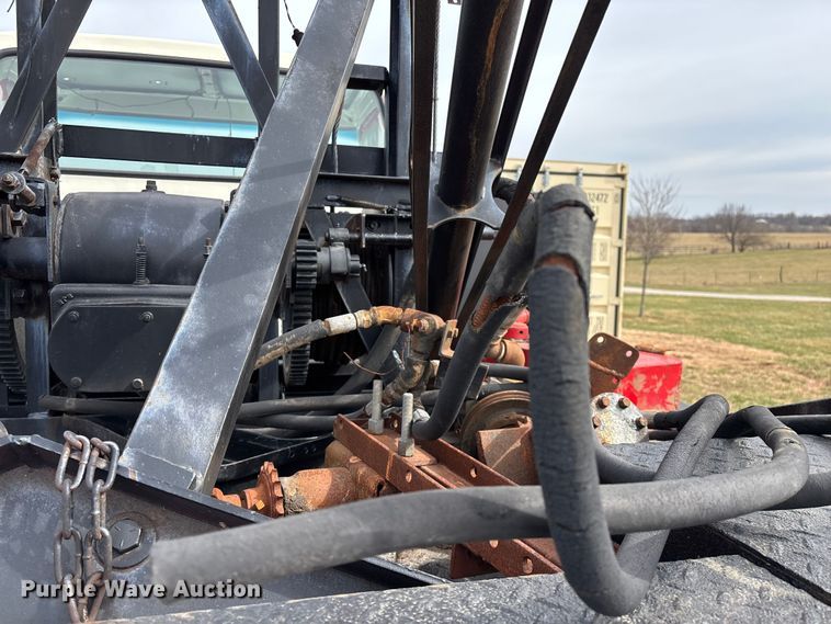 image for item FG0101 1976 Ford F600 tow truck