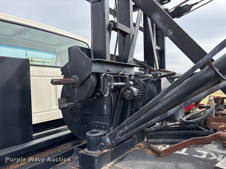 image for item FG0101 1976 Ford F600 tow truck