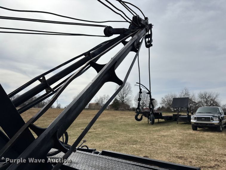 image for item FG0101 1976 Ford F600 tow truck