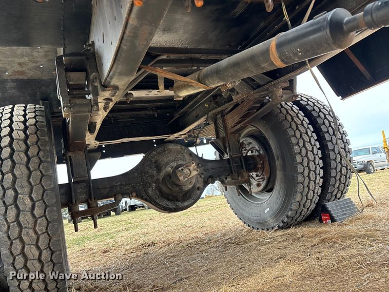 image for item FG0101 1976 Ford F600 tow truck