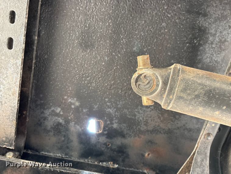 image for item FG0101 1976 Ford F600 tow truck