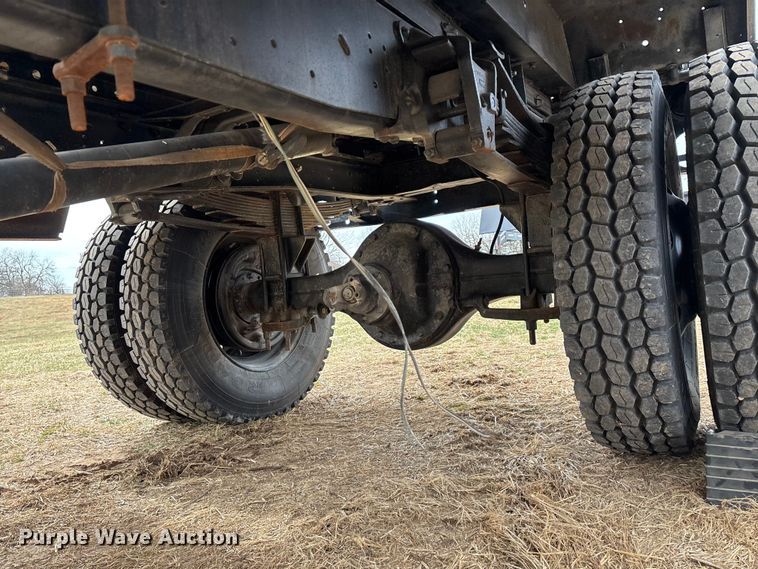 image for item FG0101 1976 Ford F600 tow truck