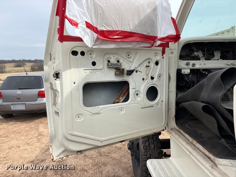 image for item FG0101 1976 Ford F600 tow truck