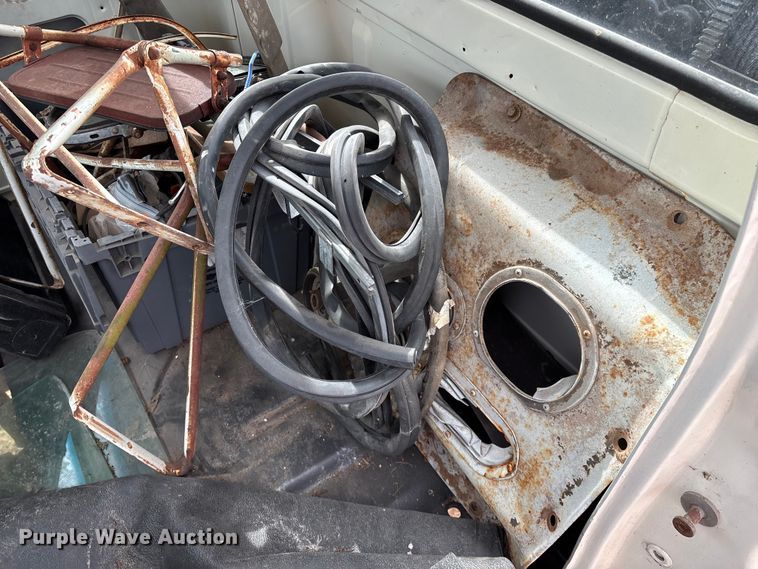 image for item FG0101 1976 Ford F600 tow truck