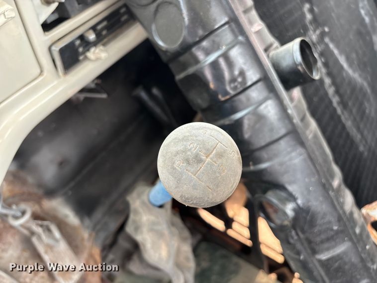 image for item FG0101 1976 Ford F600 tow truck