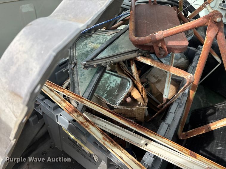 image for item FG0101 1976 Ford F600 tow truck