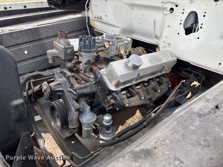 image for item FG0101 1976 Ford F600 tow truck