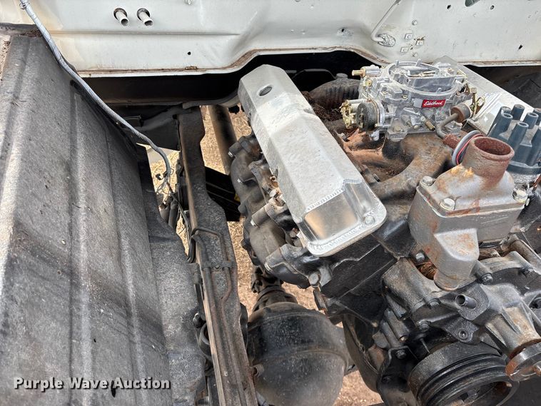 image for item FG0101 1976 Ford F600 tow truck