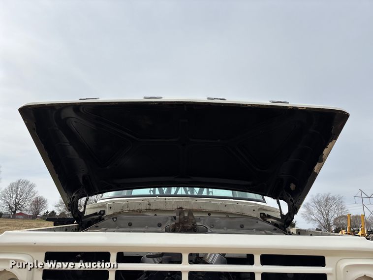 image for item FG0101 1976 Ford F600 tow truck