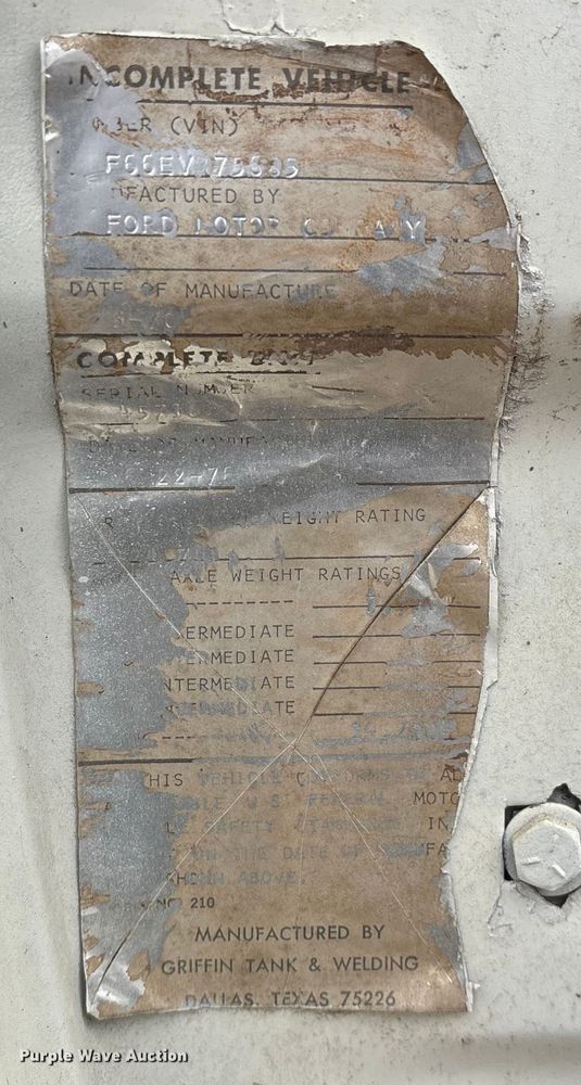 image for item FG0101 1976 Ford F600 tow truck